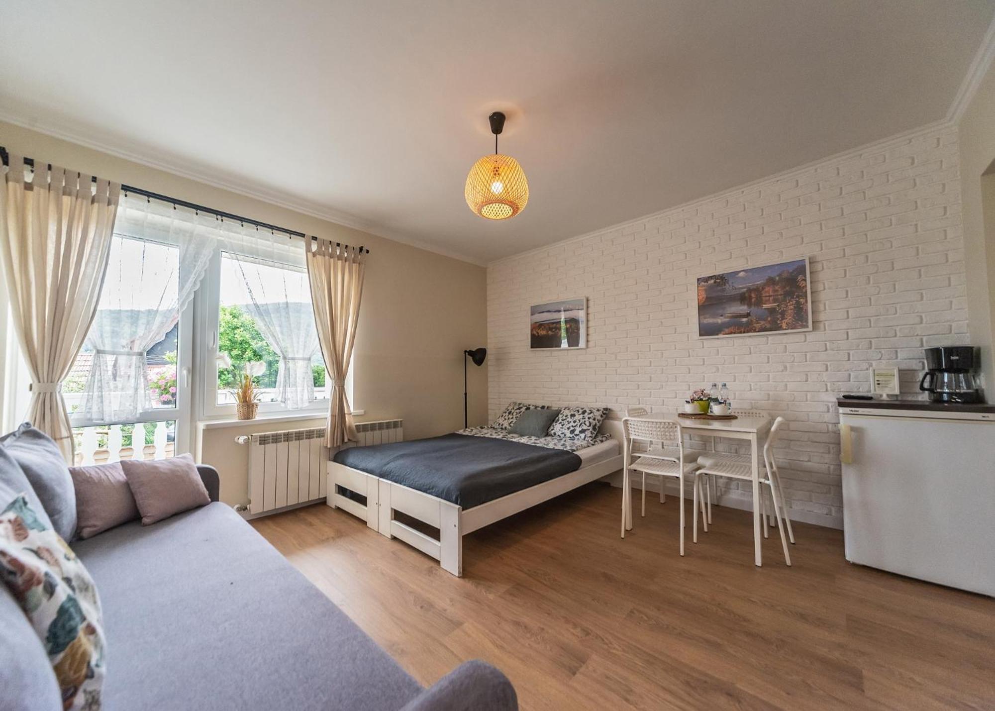 Willa Aleksandra - Apartamenty ミエンジブロジェ・ジビエツキエ エクステリア 写真