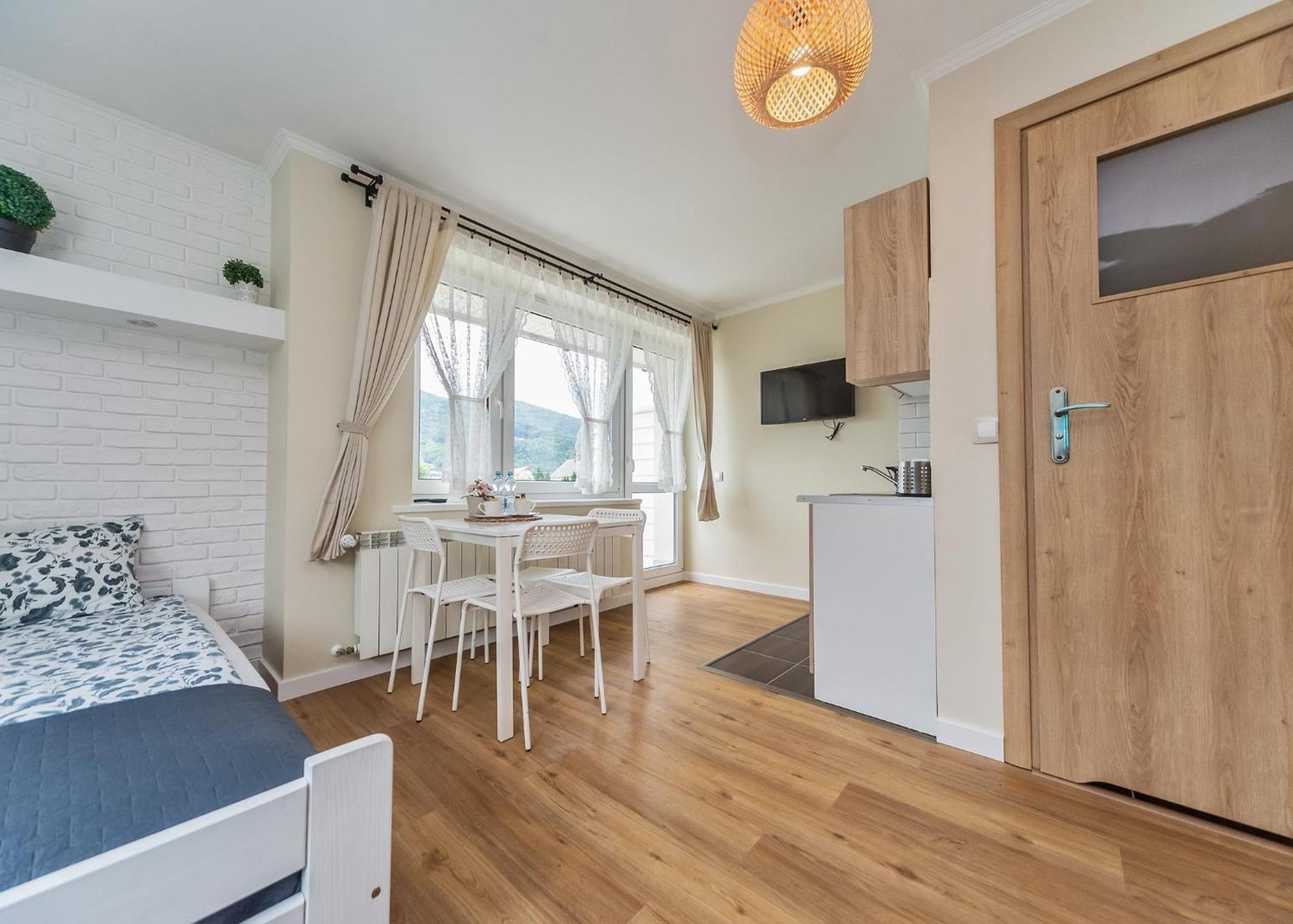 Willa Aleksandra - Apartamenty ミエンジブロジェ・ジビエツキエ エクステリア 写真