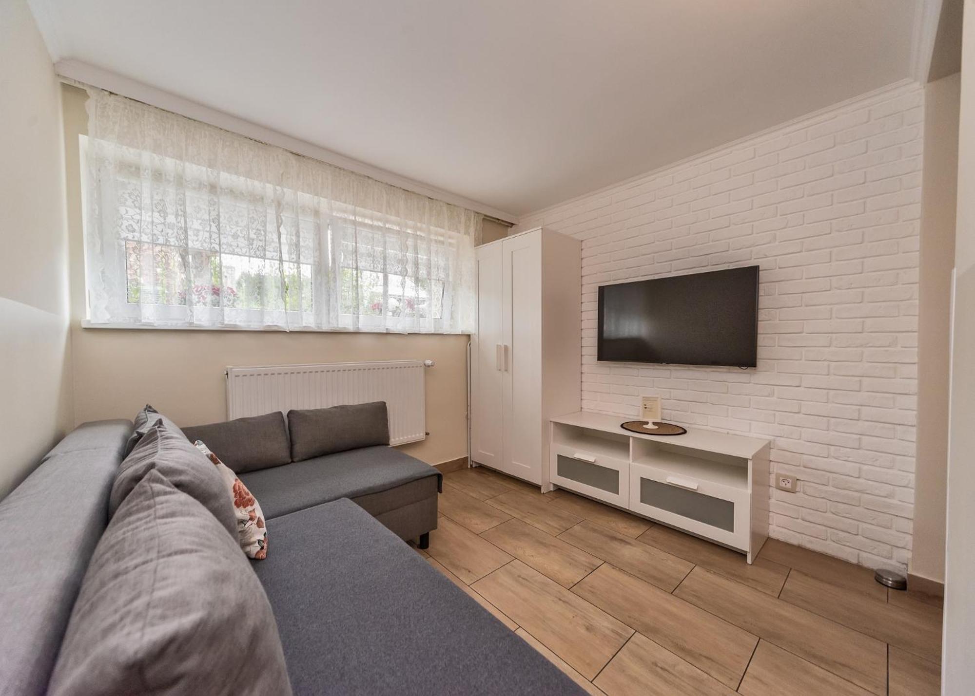 Willa Aleksandra - Apartamenty ミエンジブロジェ・ジビエツキエ エクステリア 写真